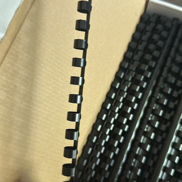 Binding Combs Coils x95 - 1 cm Diameter, Black Brand New - Picture 2 of 3